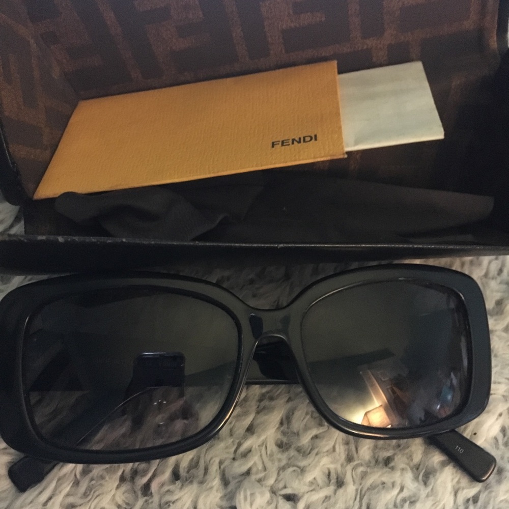 Black fendi Sunglasses 🕶 authentic logo on side